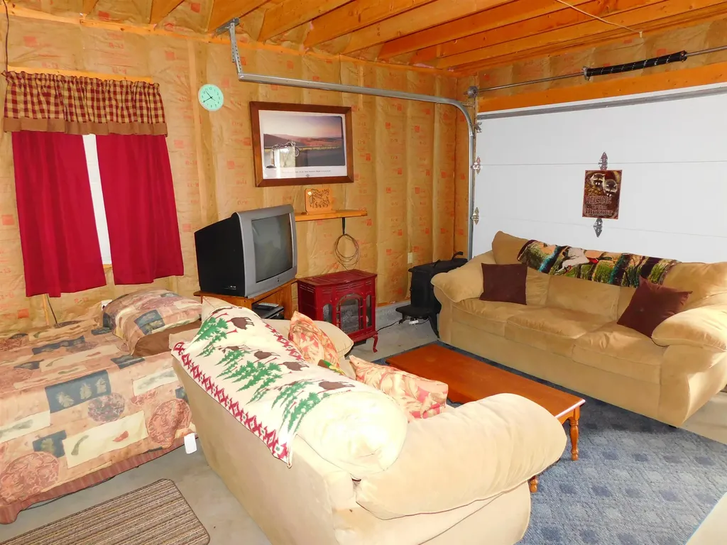 63 Stump Road Errol NH 03579