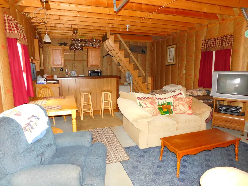 63 Stump Road Errol NH 03579