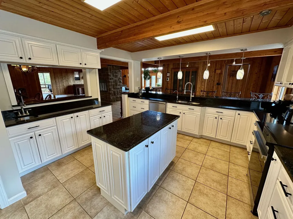 20 Crest Lane Madison NH 03849