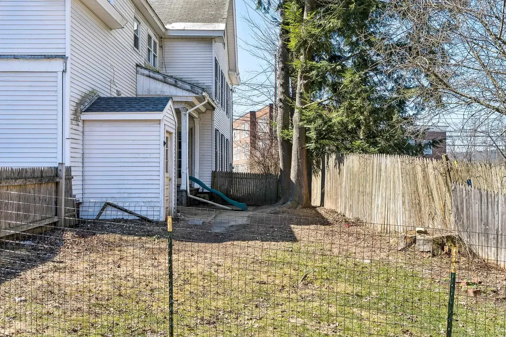 27 Seminary Hill Road Lebanon NH 03784