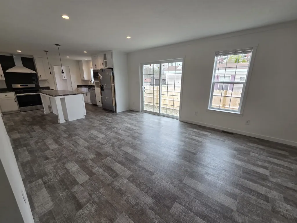 4 Gallo Way Litchfield NH 03052