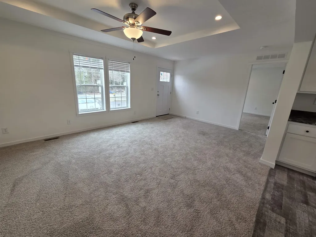 4 Gallo Way Litchfield NH 03052