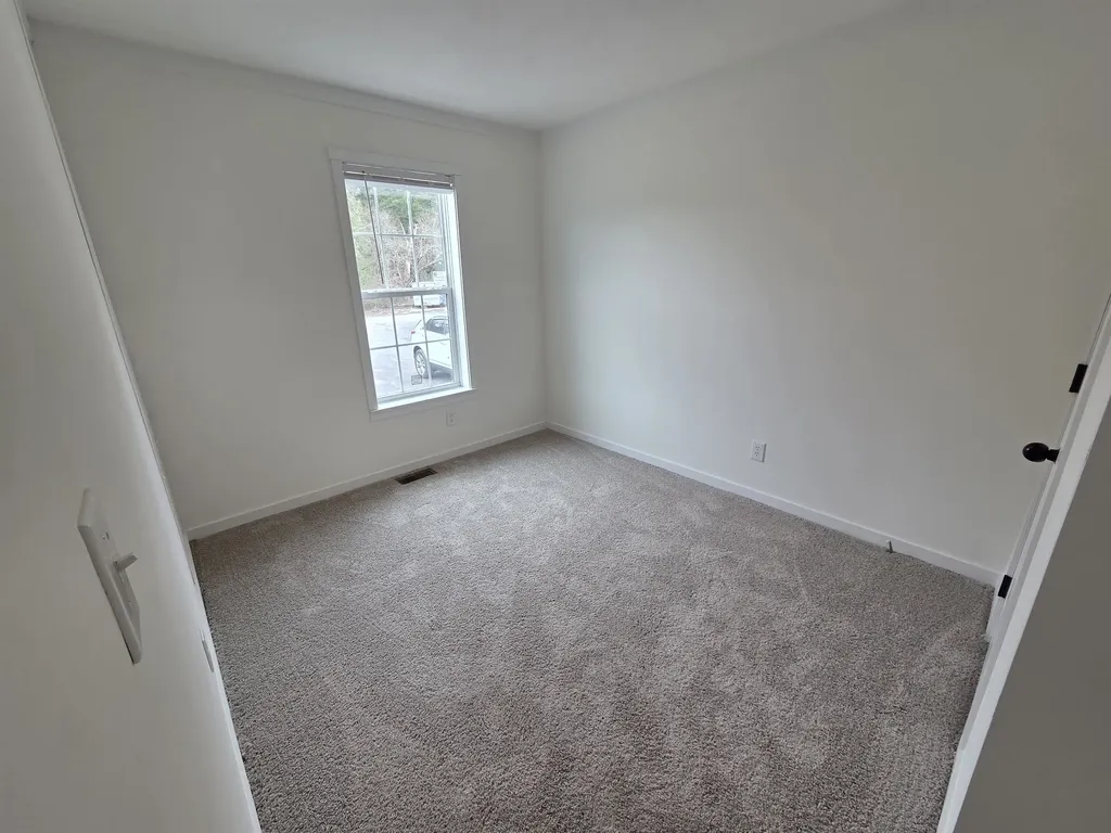 4 Gallo Way Litchfield NH 03052