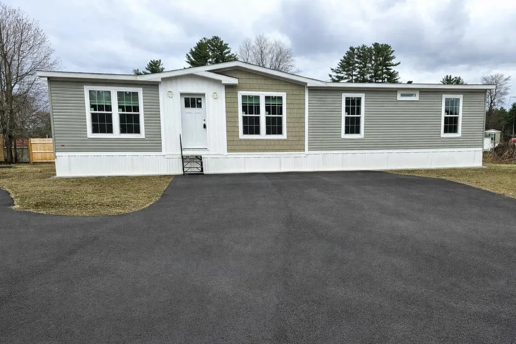 4 Gallo Way Litchfield NH 03052
