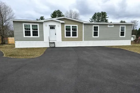 4 Gallo Way Litchfield NH 03052