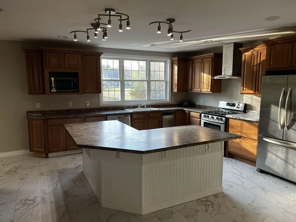 68 King Road Chichester NH 03258