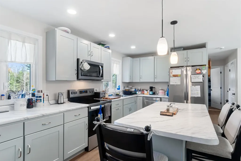 128 Old Lake Shore Road Gilford NH 03249