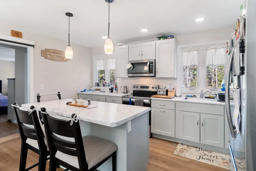 128 Old Lake Shore Road Gilford NH 03249