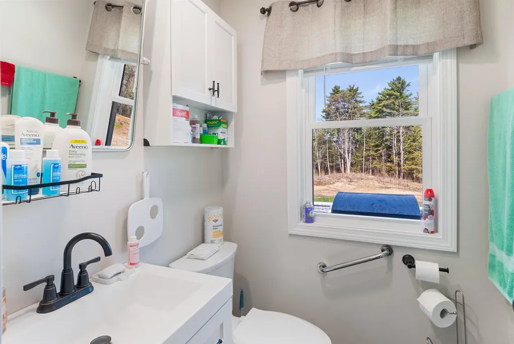 128 Old Lake Shore Road Gilford NH 03249
