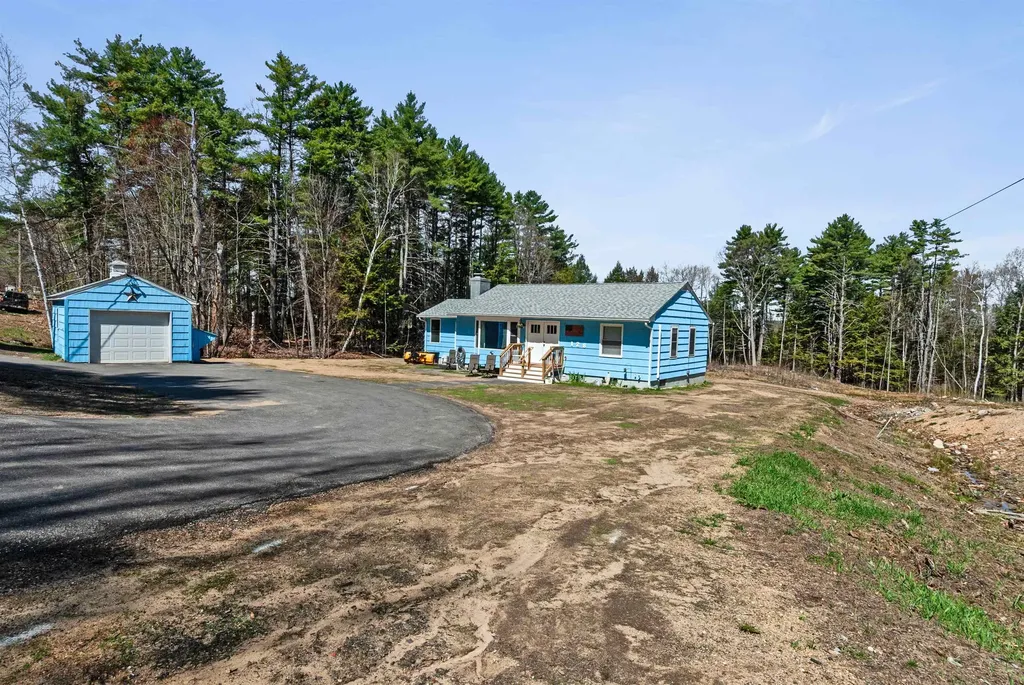 128 Old Lake Shore Road Gilford NH 03249
