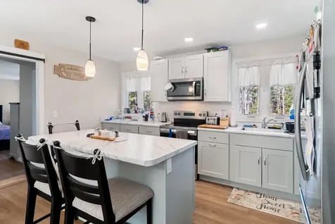 128 Old Lake Shore Road Gilford NH 03249