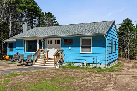 128 Old Lake Shore Road Gilford NH 03249