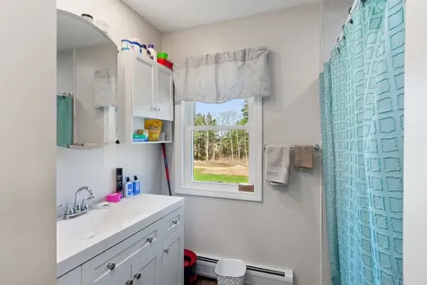 128 Old Lake Shore Road Gilford NH 03249