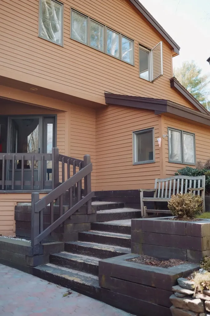 3755 Quechee Main Street Hartford VT 05059