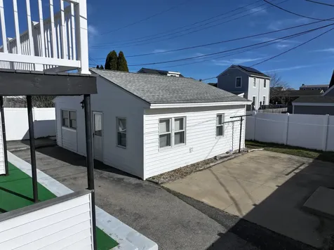 8 Nashua Street Seabrook NH 03874