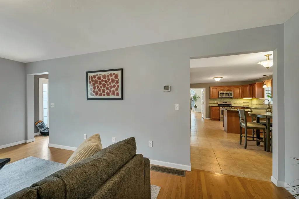 217 Steam Mill Road Auburn NH 03032