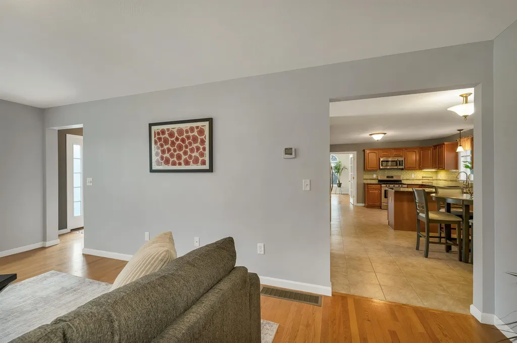 217 Steam Mill Road Auburn NH 03032