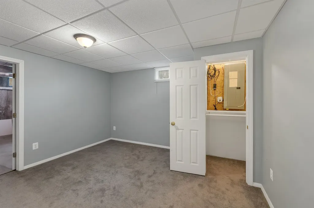 217 Steam Mill Road Auburn NH 03032