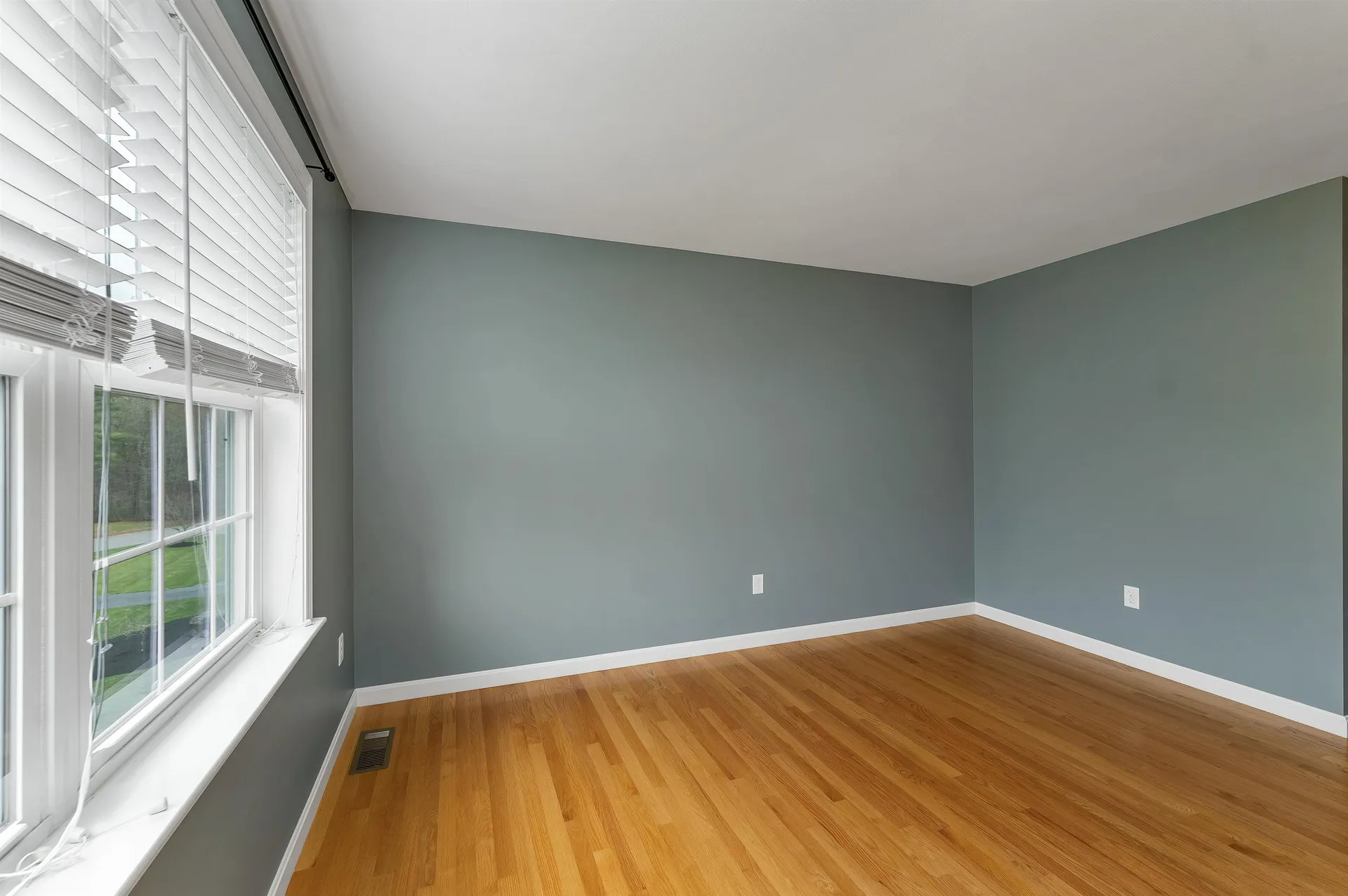 217 Steam Mill Road Auburn NH 03032