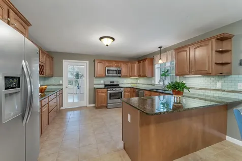 217 Steam Mill Road Auburn NH 03032