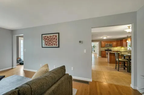 217 Steam Mill Road Auburn NH 03032