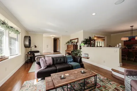 2605 Elm Street Manchester NH 03104