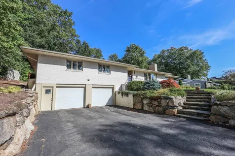 2605 Elm Street Manchester NH 03104