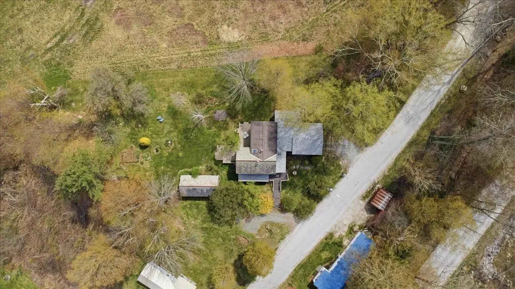 81 Easy Street Danby VT 05739