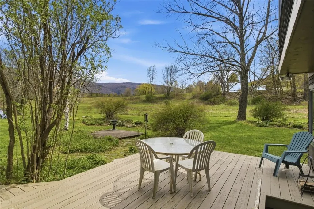 81 Easy Street Danby VT 05739