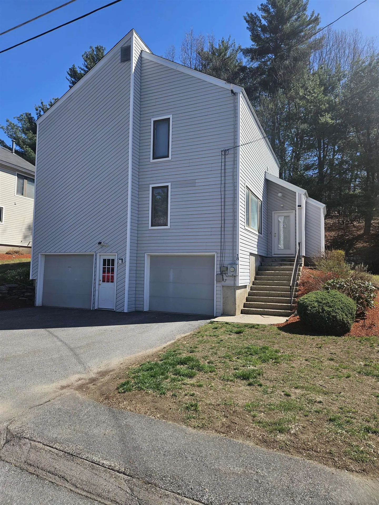 18 Landsdown Drive Nashua NH 03062