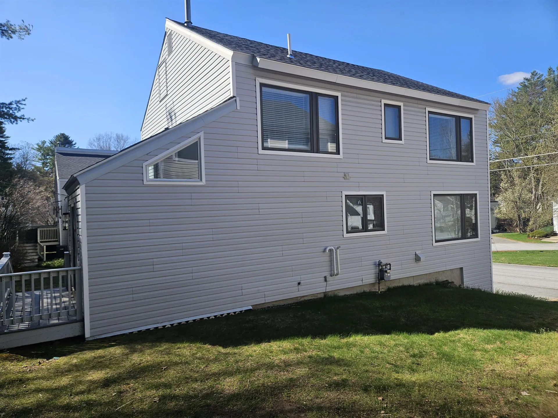 18 Landsdown Drive Nashua NH 03062