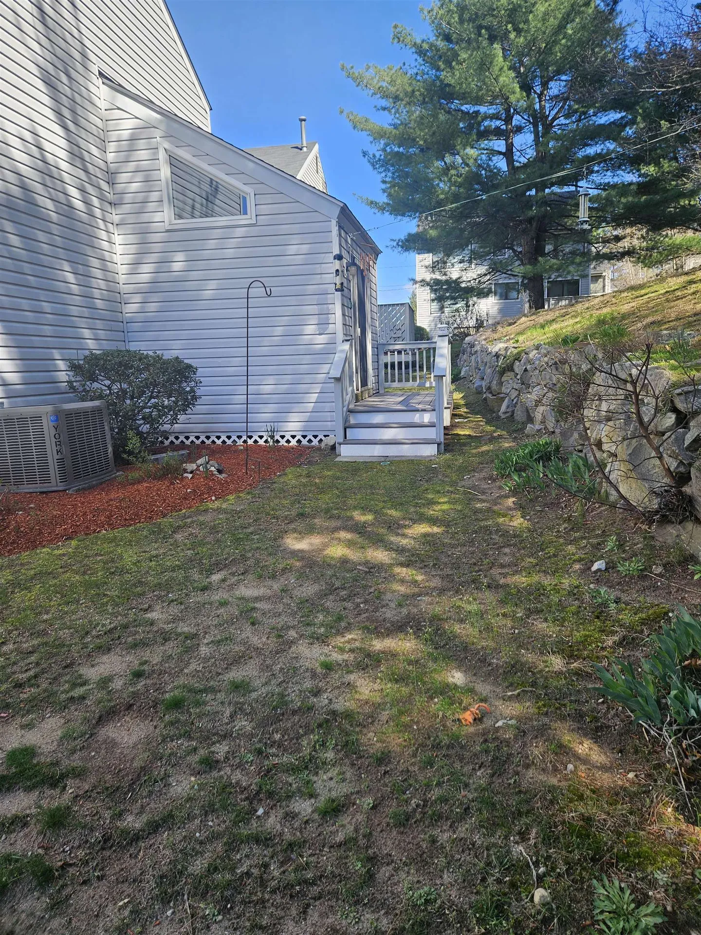 18 Landsdown Drive Nashua NH 03062
