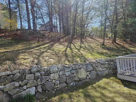 18 Landsdown Drive Nashua NH 03062