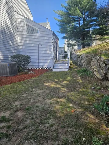 18 Landsdown Drive Nashua NH 03062