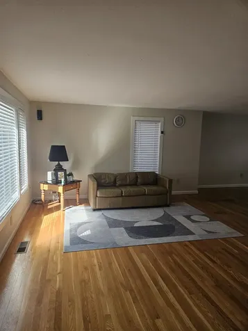 18 Landsdown Drive Nashua NH 03062