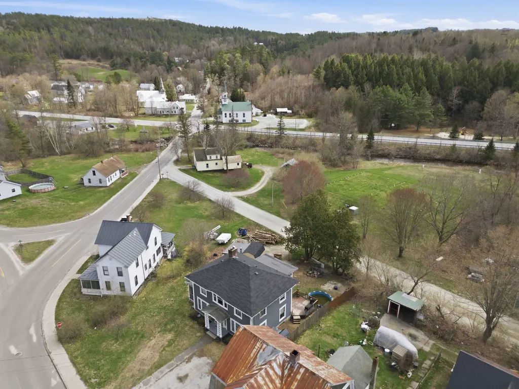 1327 Creamery Road Ryegate VT 05069