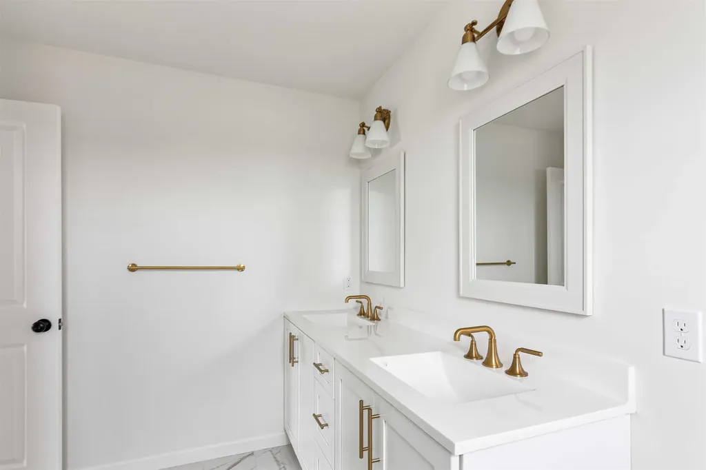 8 Barnabas Court Colchester VT 05446