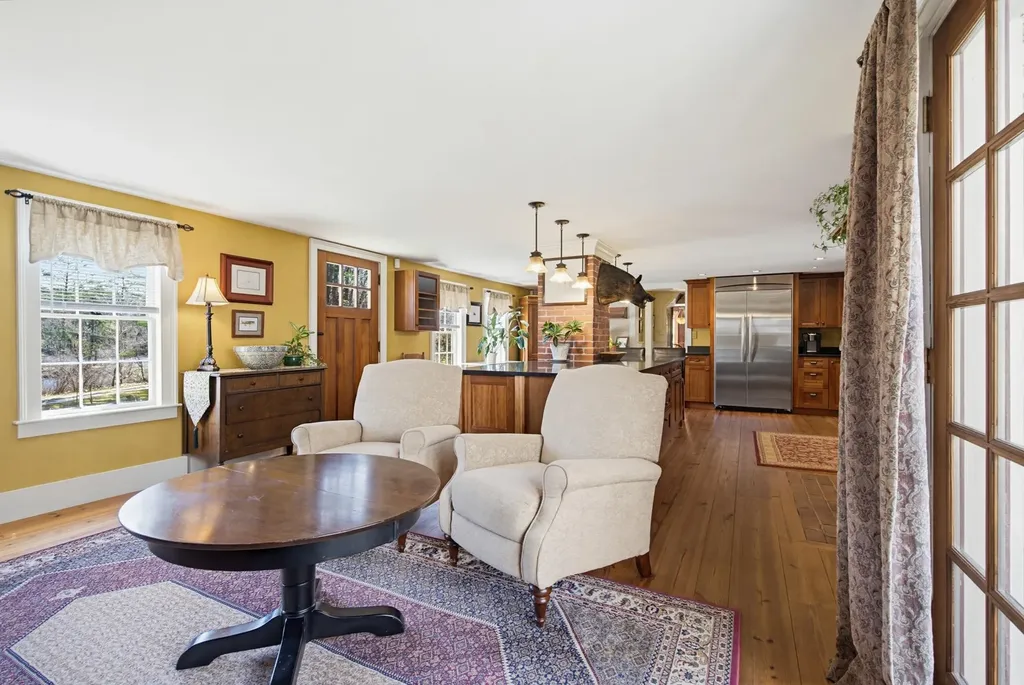 41 W Lull Place New Boston NH 03070