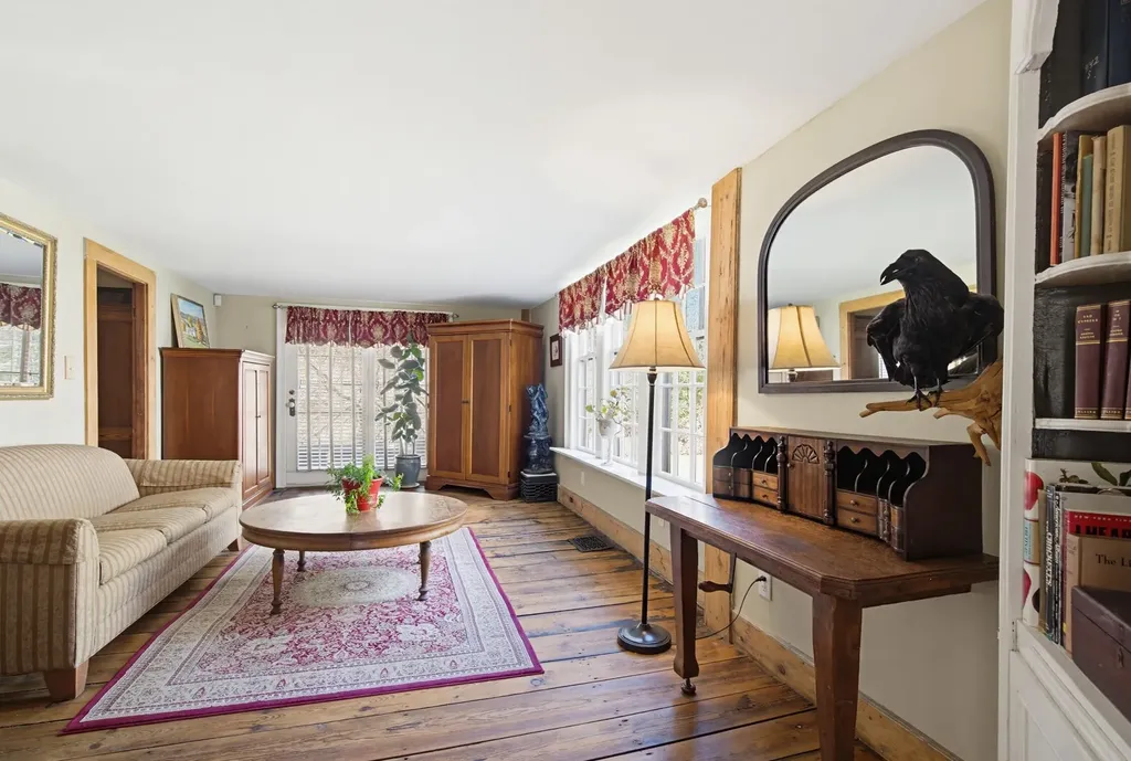 41 W Lull Place New Boston NH 03070