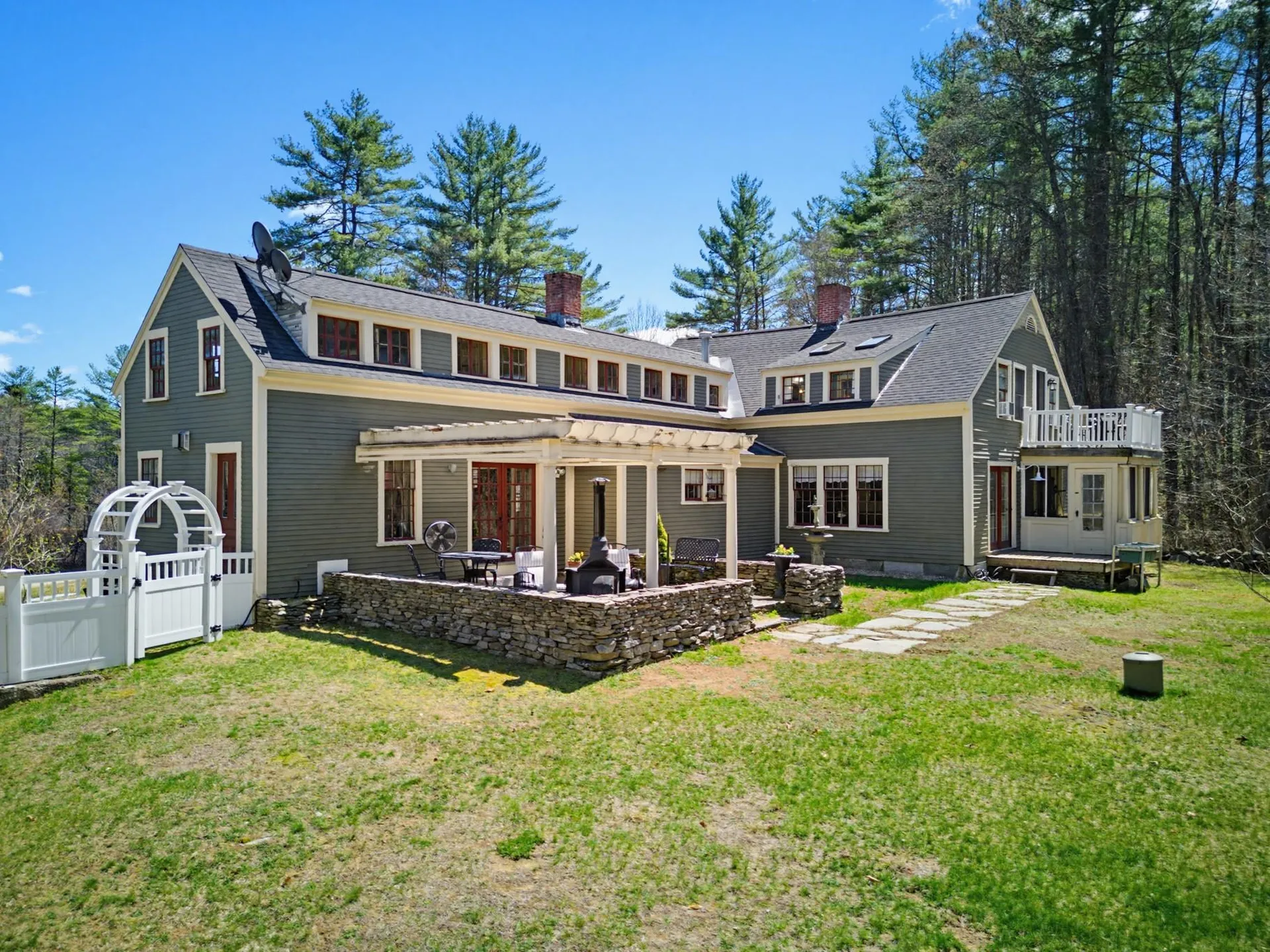 41 W Lull Place New Boston NH 03070