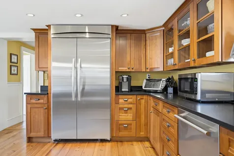 41 W Lull Place New Boston NH 03070