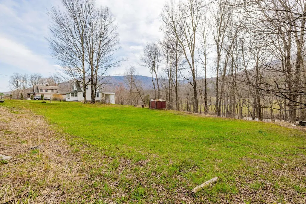2819 Vt Route 313 Arlington VT 05250