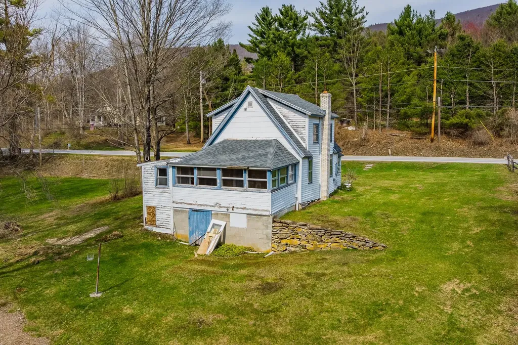 2819 Vt Route 313 Arlington VT 05250