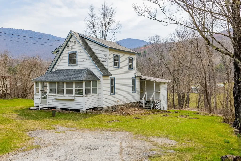 2819 Vt Route 313 Arlington VT 05250