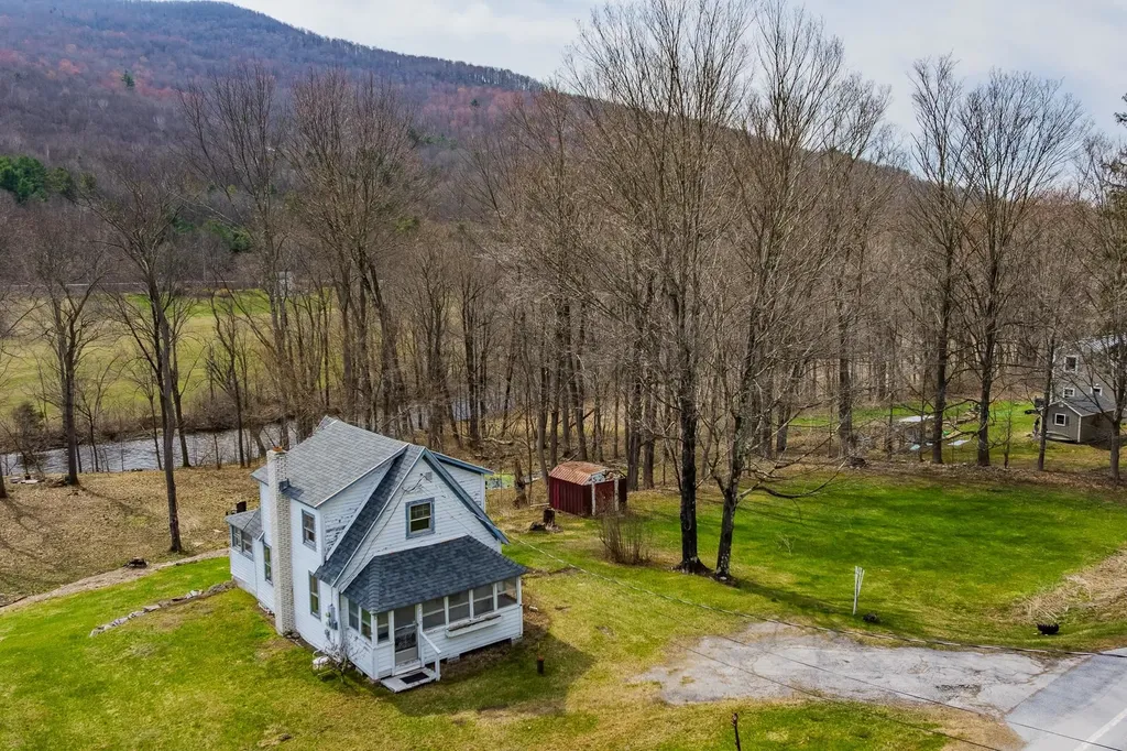 2819 Vt Route 313 Arlington VT 05250
