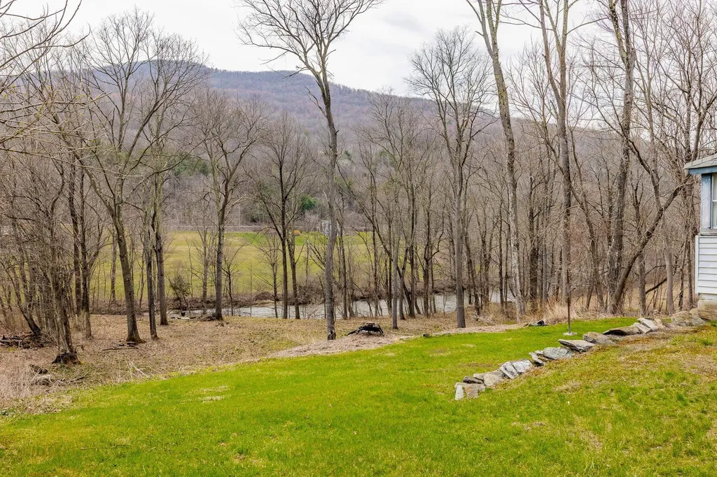 2819 Vt Route 313 Arlington VT 05250