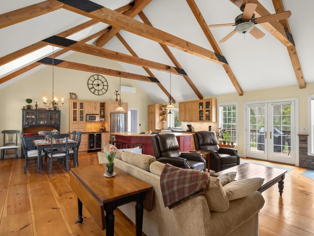880 Stonefence Road Richmond VT 05477