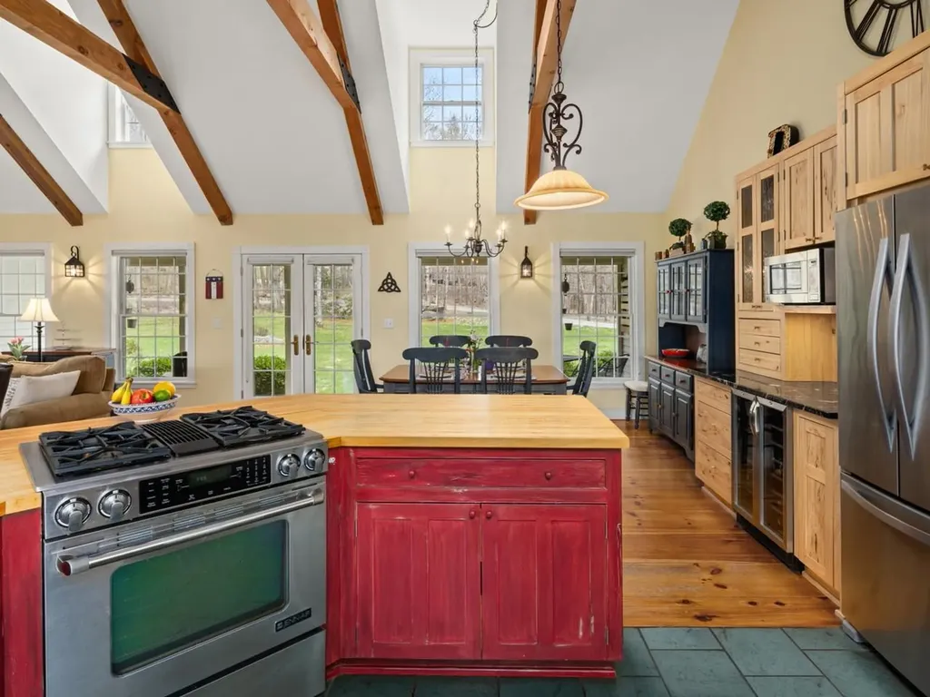 880 Stonefence Road Richmond VT 05477