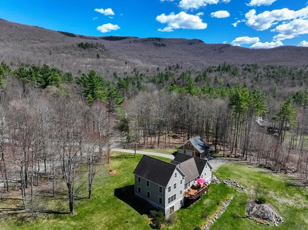 880 Stonefence Road Richmond VT 05477