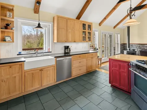880 Stonefence Road Richmond VT 05477